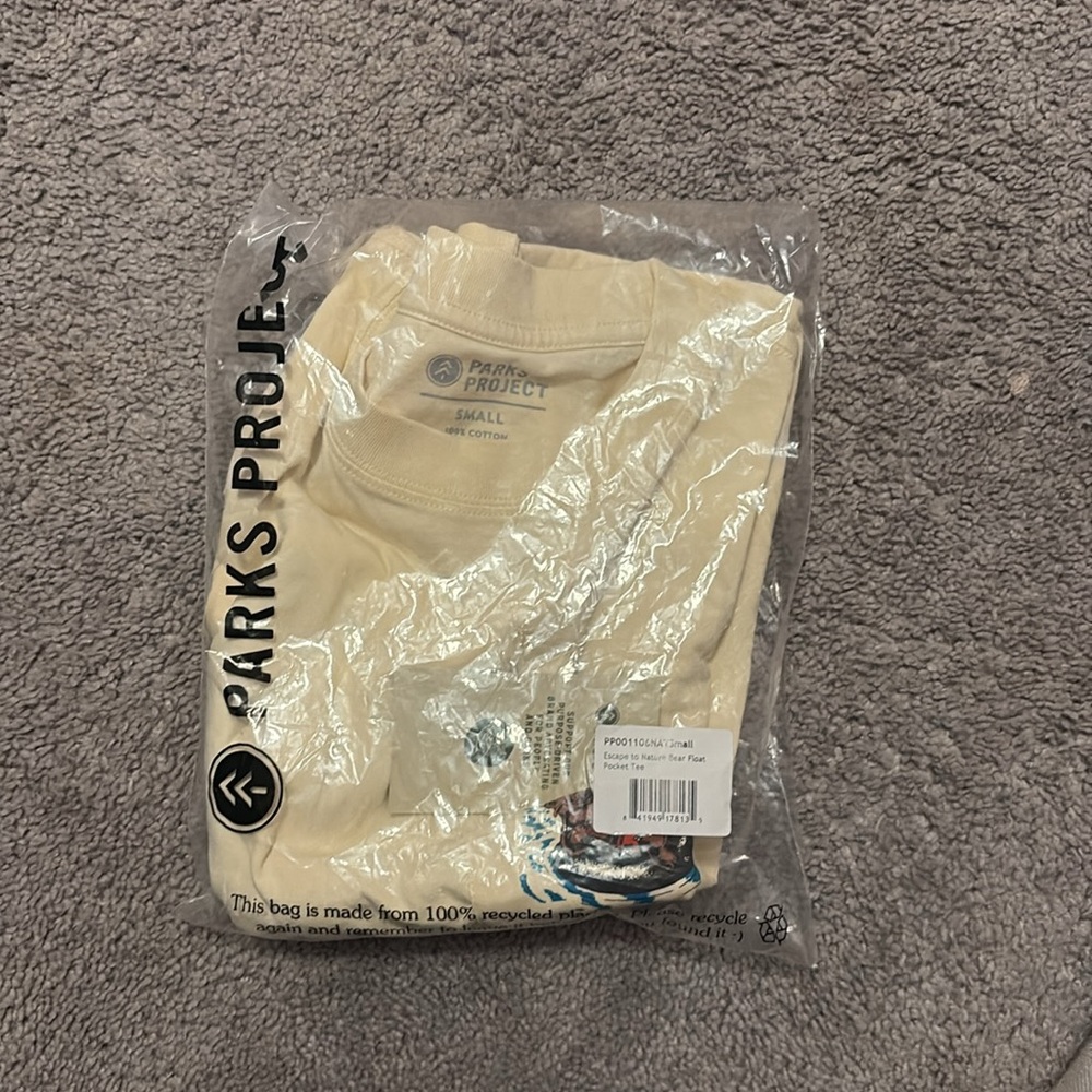Escape to Nature Bear Float Pocket Tee - Picture 2 of 3